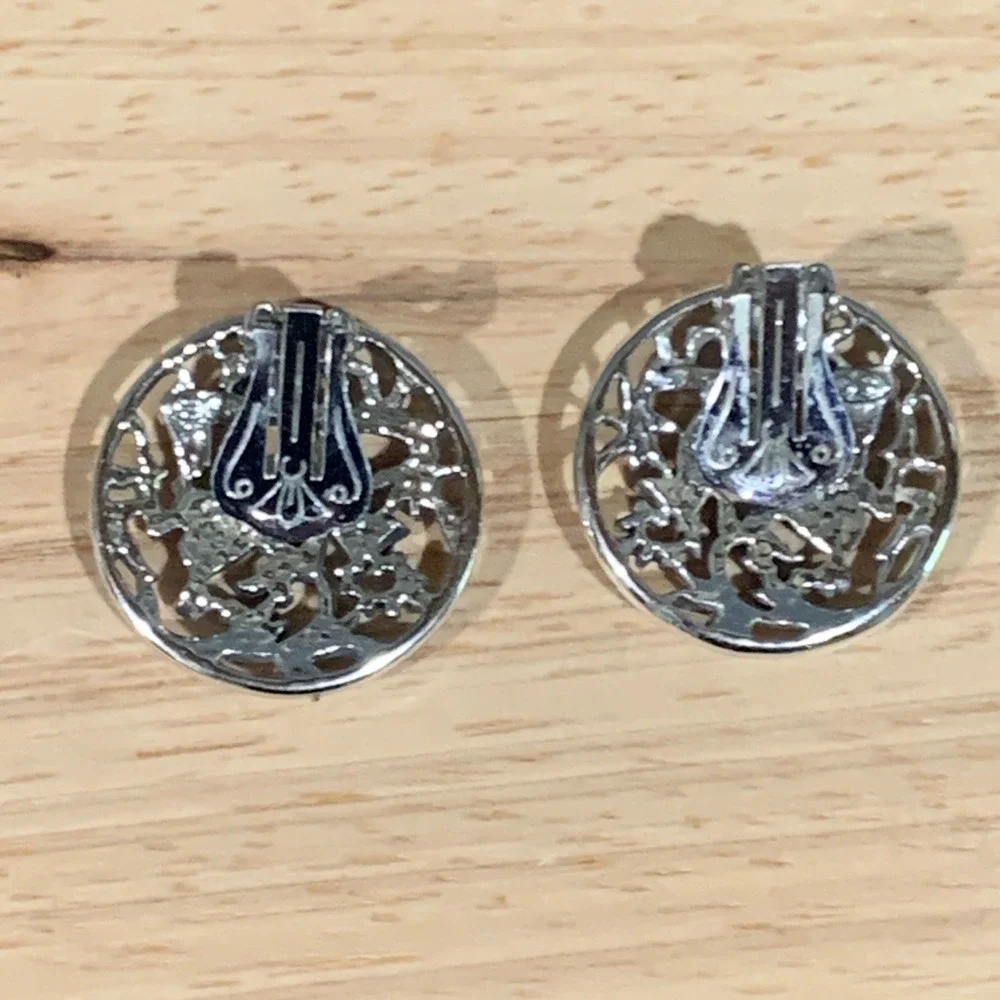 Sarah Coventry Woodland Fleight Reindeer Earrings Silver Tone Vintage Clip On